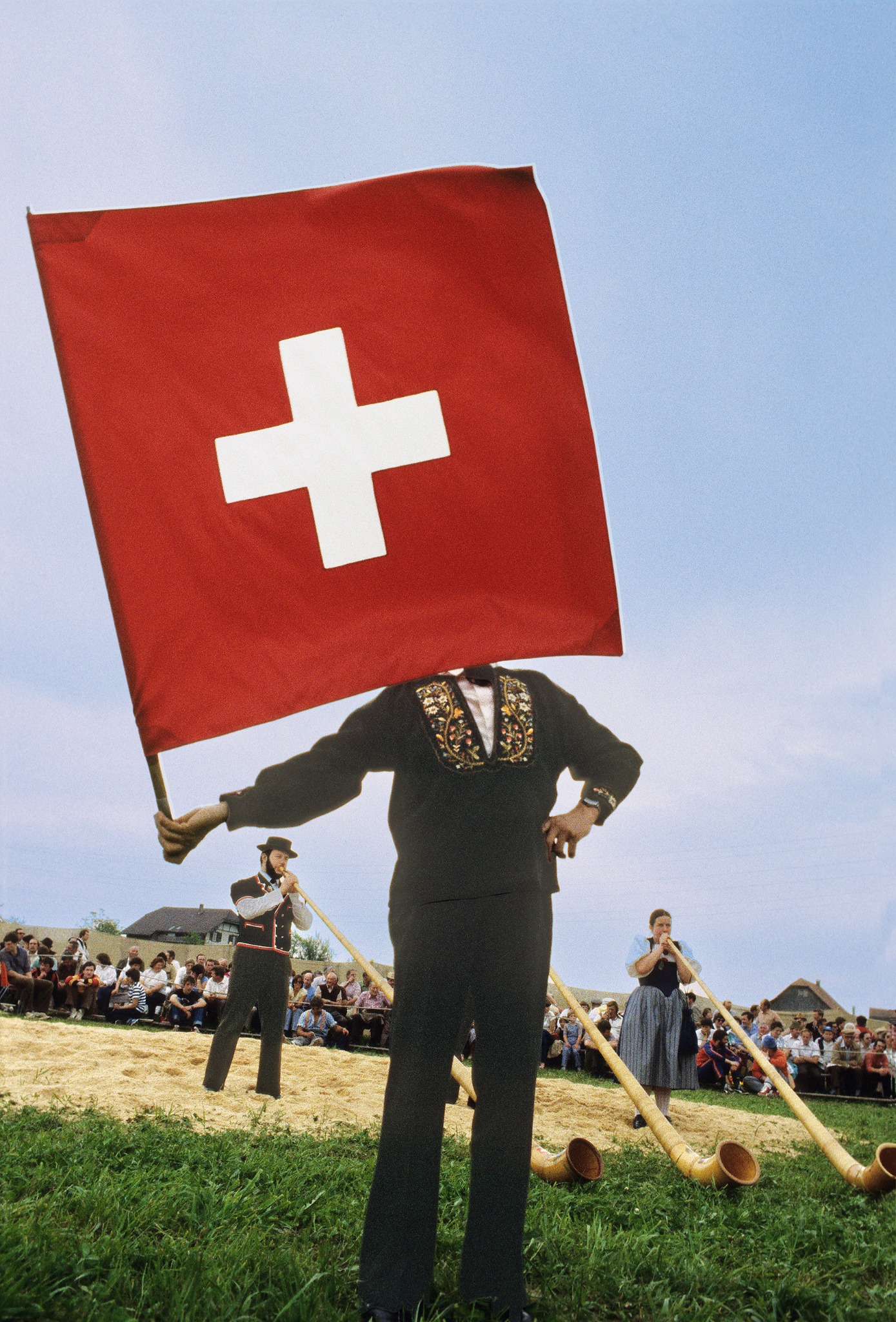 Zwischen Folklore und Schweizer Traditionen, 1